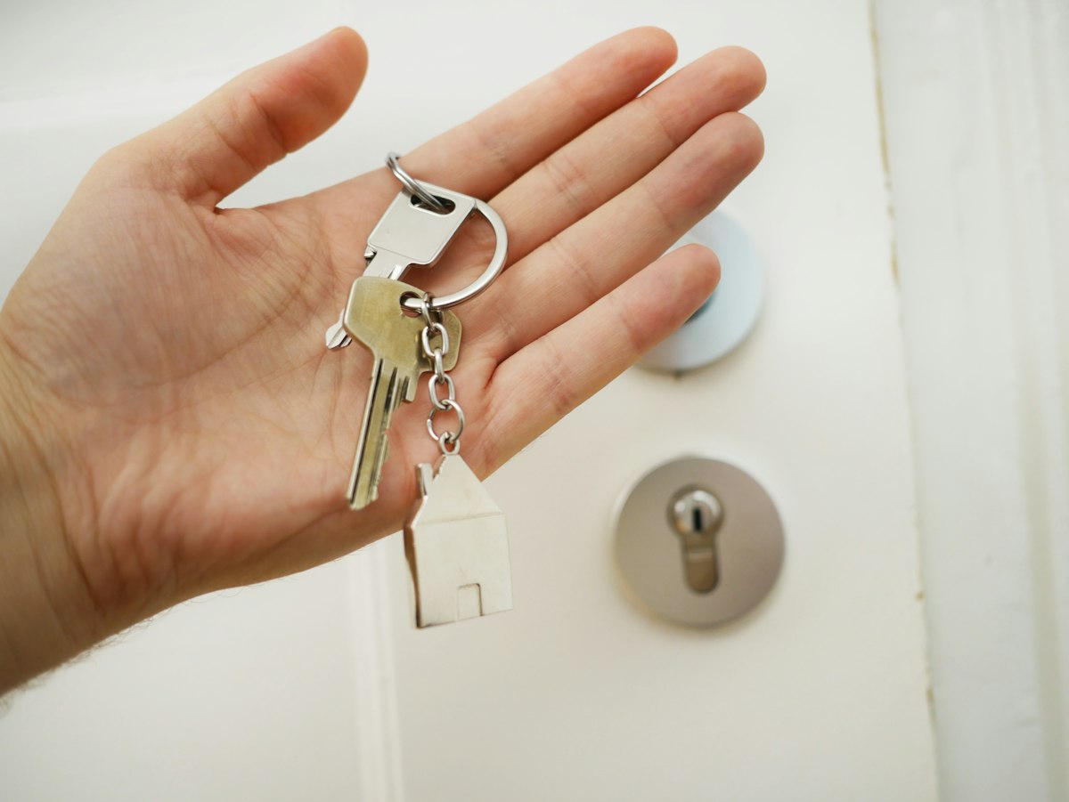 House keys held in an open hand